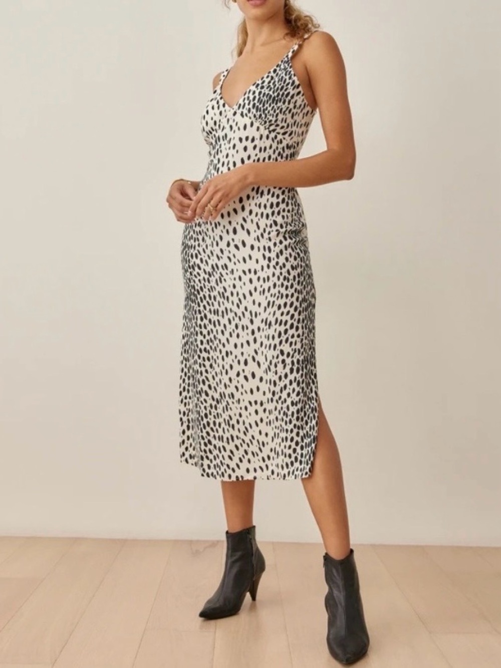 Reformation Dot print Lynda Dress Cream black Sleeveless Side slit Size 8 Sleek